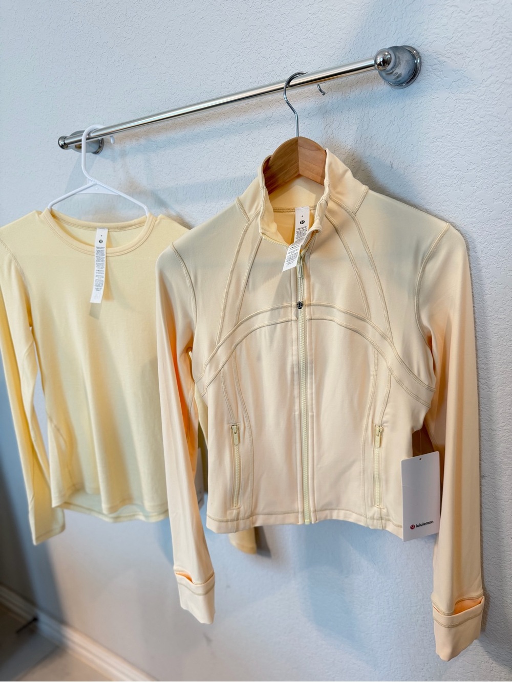 Rare Lululemon Butter Cream Yellow size 6